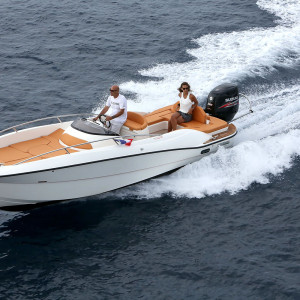 vente bateau cannes-zodiac antibes-bombard mandelieu la napoule-aka marine cannes la bocca-bateaux a vendre le cannet-reparation bateau vallauris-bateau d occasion mougins-bateau theoule sur mer