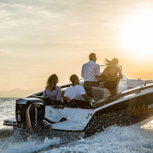 vente bateau cannes-zodiac antibes-bombard mandelieu la napoule-aka marine cannes la bocca-bateaux a vendre le cannet-reparation bateau vallauris-bateau d occasion mougins-bateau theoule sur mer