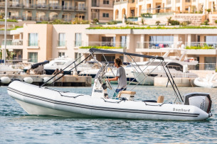 vente bateau cannes-zodiac antibes-bombard mandelieu la napoule-aka marine cannes la bocca-bateaux a vendre le cannet-reparation bateau vallauris-bateau d occasion mougins-bateau theoule sur mer