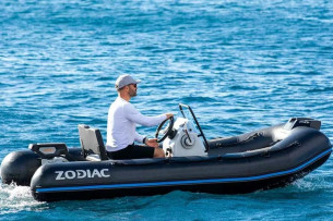 vente bateau cannes-zodiac antibes-bombard mandelieu la napoule-aka marine cannes la bocca-bateaux a vendre le cannet-reparation bateau vallauris-bateau d occasion mougins-bateau theoule sur mer