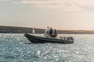 vente bateau cannes-zodiac antibes-bombard mandelieu la napoule-aka marine cannes la bocca-bateaux a vendre le cannet-reparation bateau vallauris-bateau d occasion mougins-bateau theoule sur mer